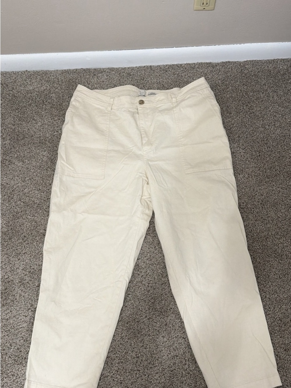 a new day Cream Cropped Straight-Leg Jeans